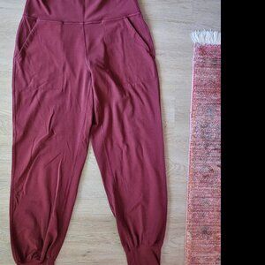 Lululemon Align Jogger Women's Size 6 High Rise, pockets, mulled wine color 24"